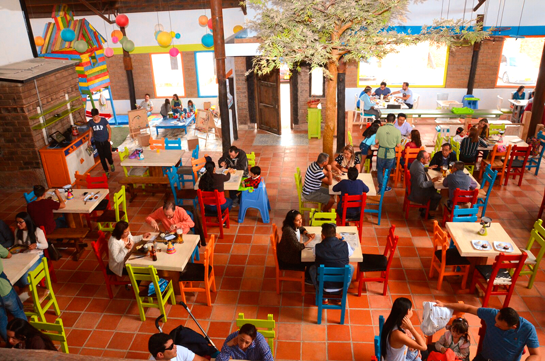 Así luce el interior del restaurante un ambiente de paz, tranquilidad y para compartir en familia. FOTOS / Carlo Fidel Gómez